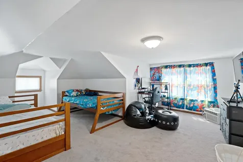9 Cherry Street Nashua NH 03060