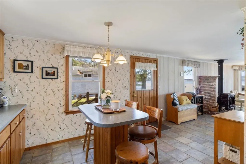 39 Lake Shore Drive Effingham NH 03882