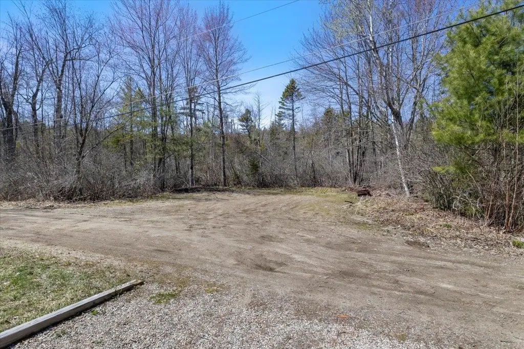 39 Lake Shore Drive Effingham NH 03882