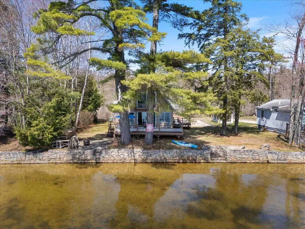 39 Lake Shore Drive Effingham NH 03882