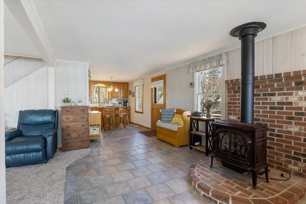 39 Lake Shore Drive Effingham NH 03882