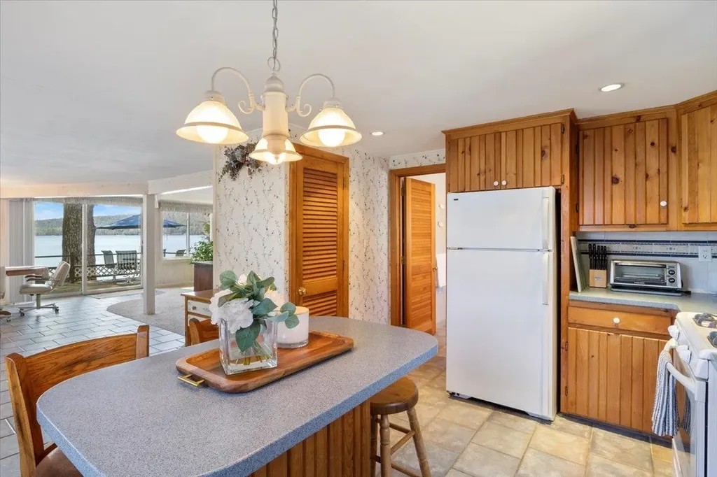 39 Lake Shore Drive Effingham NH 03882