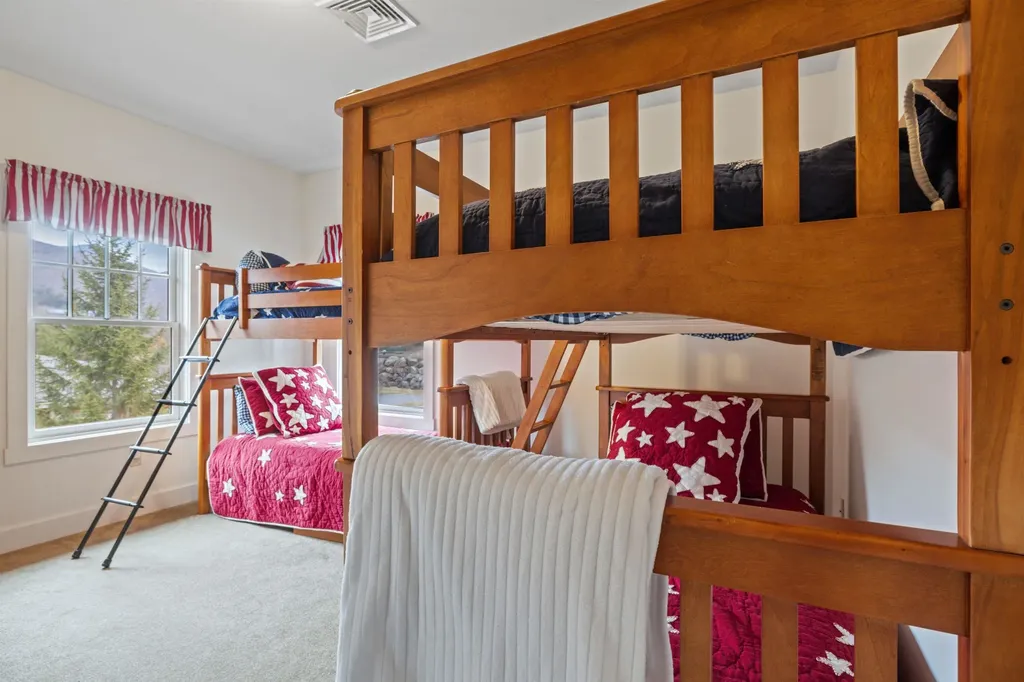 21 Riverside Terrace Lincoln NH 03251