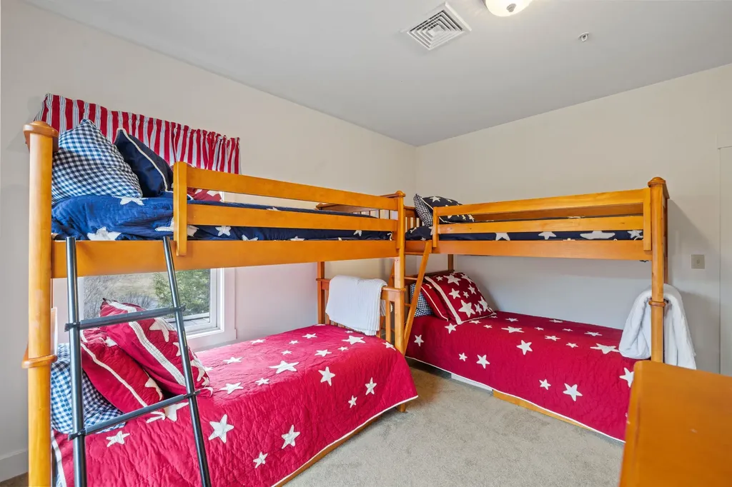 21 Riverside Terrace Lincoln NH 03251