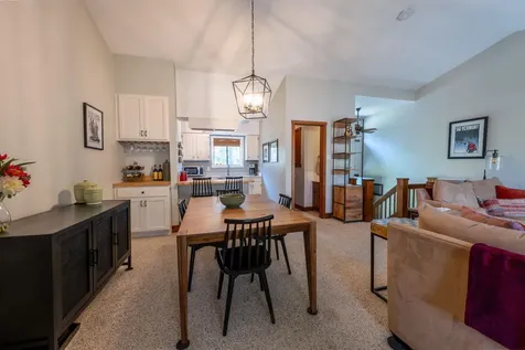 383 Old Quechee Road Hartford VT 05059