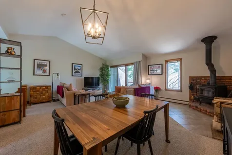 383 Old Quechee Road Hartford VT 05059