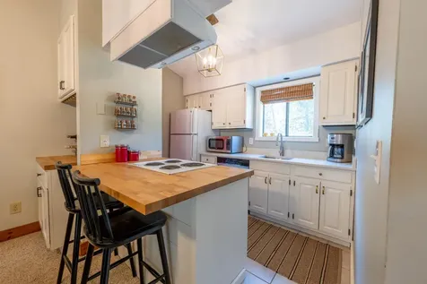 383 Old Quechee Road Hartford VT 05059