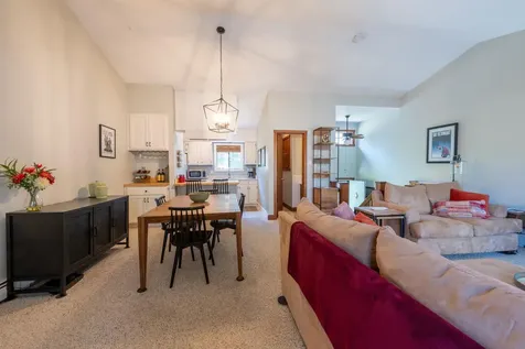 383 Old Quechee Road Hartford VT 05059