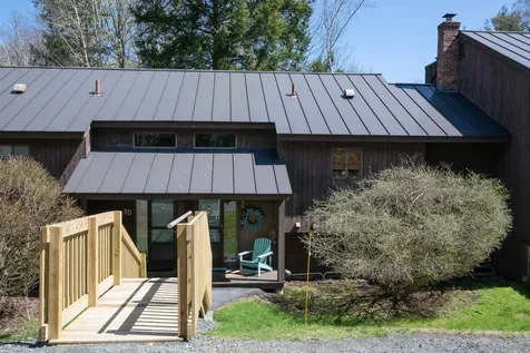 383 Old Quechee Road Hartford VT 05059