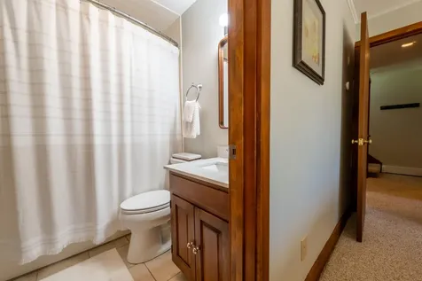383 Old Quechee Road Hartford VT 05059