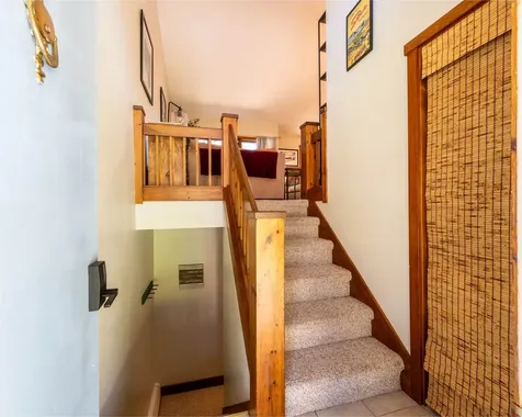 383 Old Quechee Road Hartford VT 05059