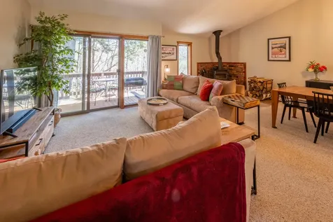 383 Old Quechee Road Hartford VT 05059
