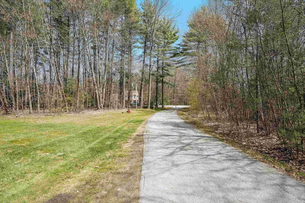 21 Old Fort Lane Dunbarton NH 03046