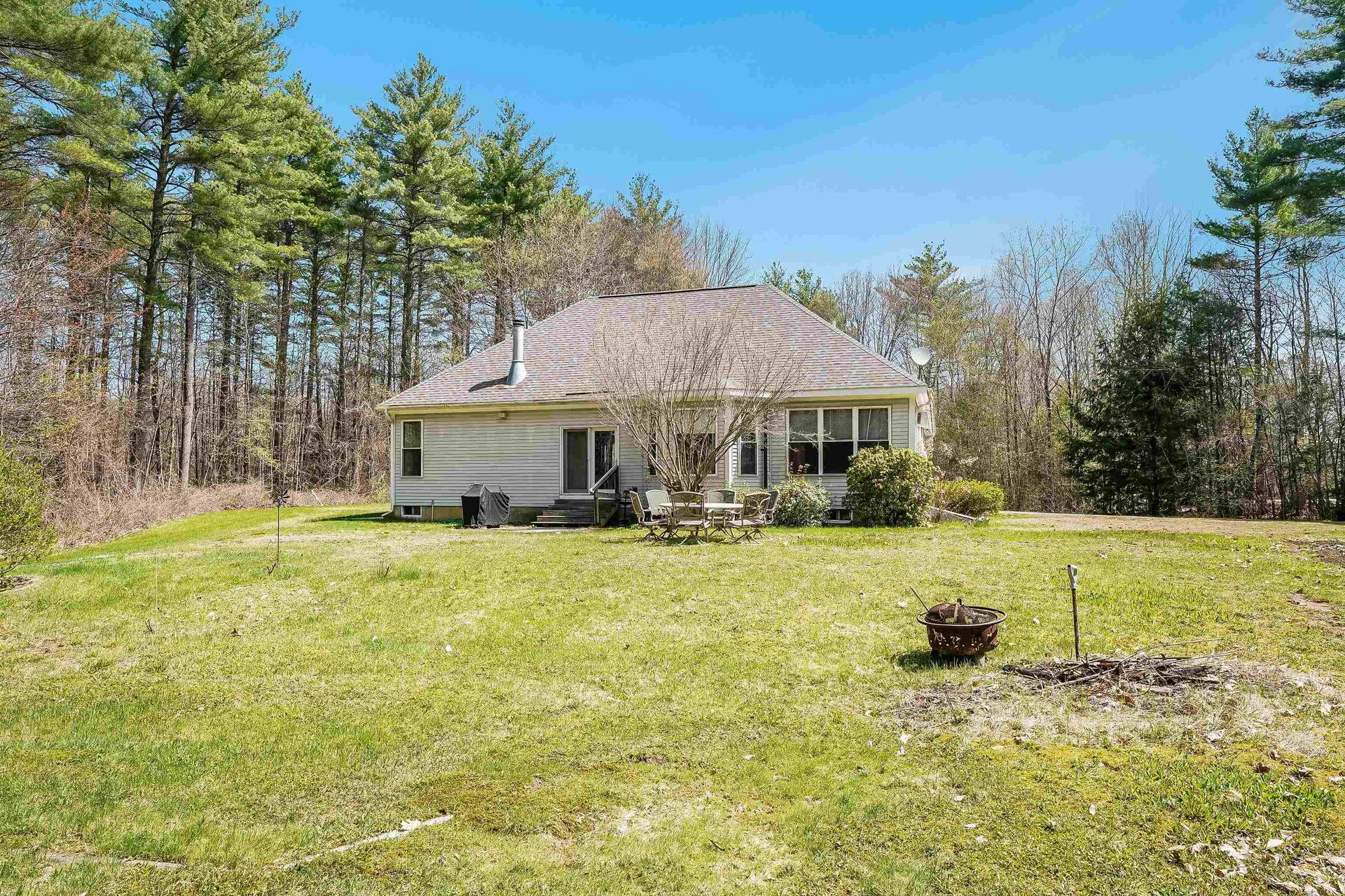 21 Old Fort Lane Dunbarton NH 03046