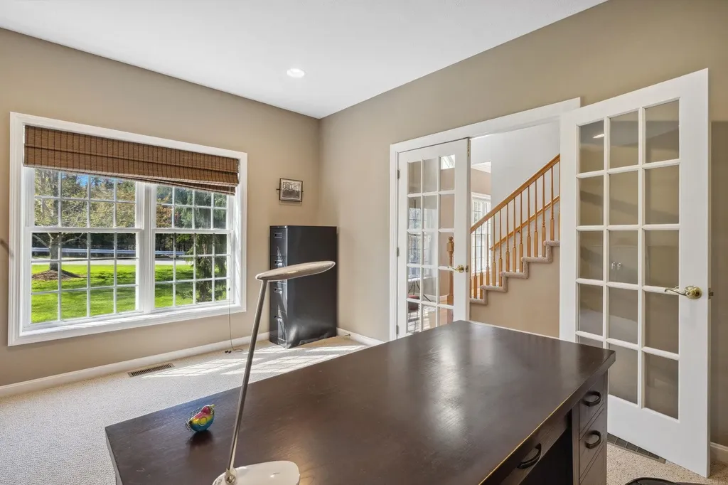 16 Hunter Mill Way Londonderry NH 03053