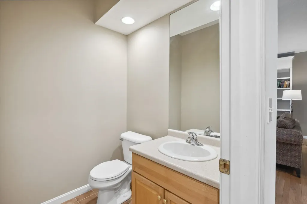 16 Hunter Mill Way Londonderry NH 03053