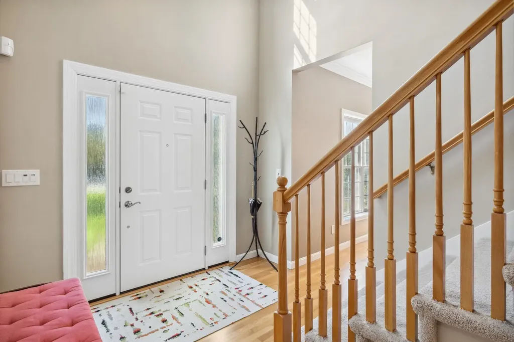 16 Hunter Mill Way Londonderry NH 03053