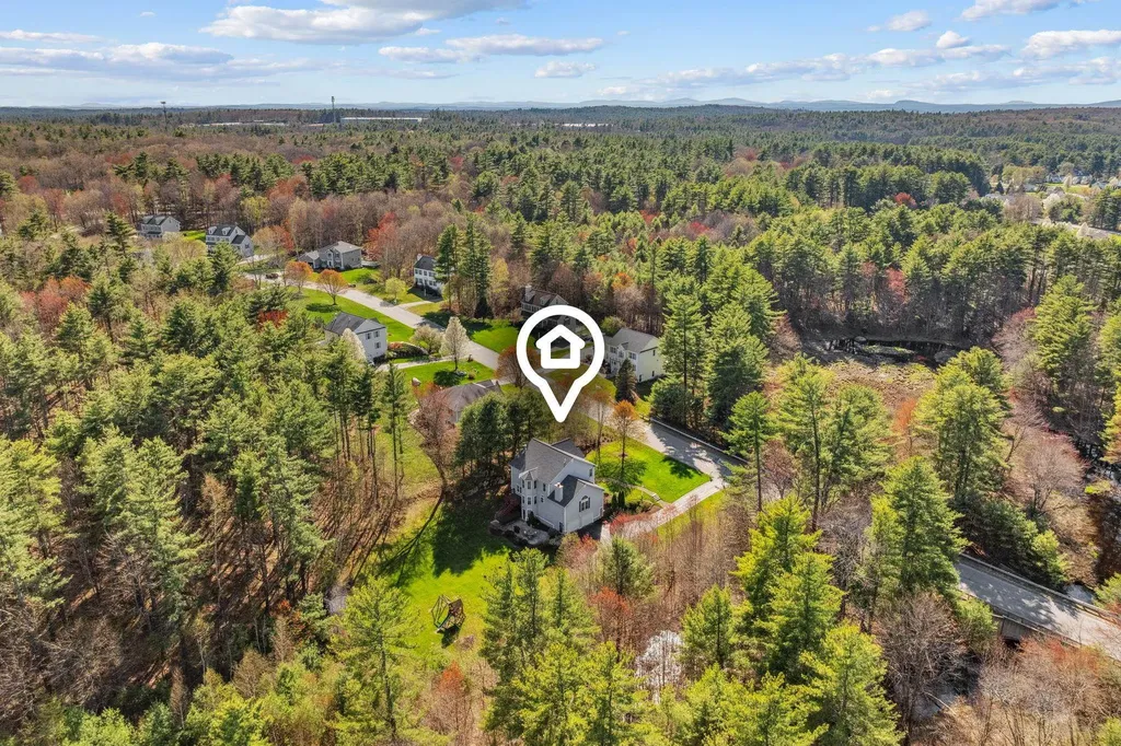 16 Hunter Mill Way Londonderry NH 03053