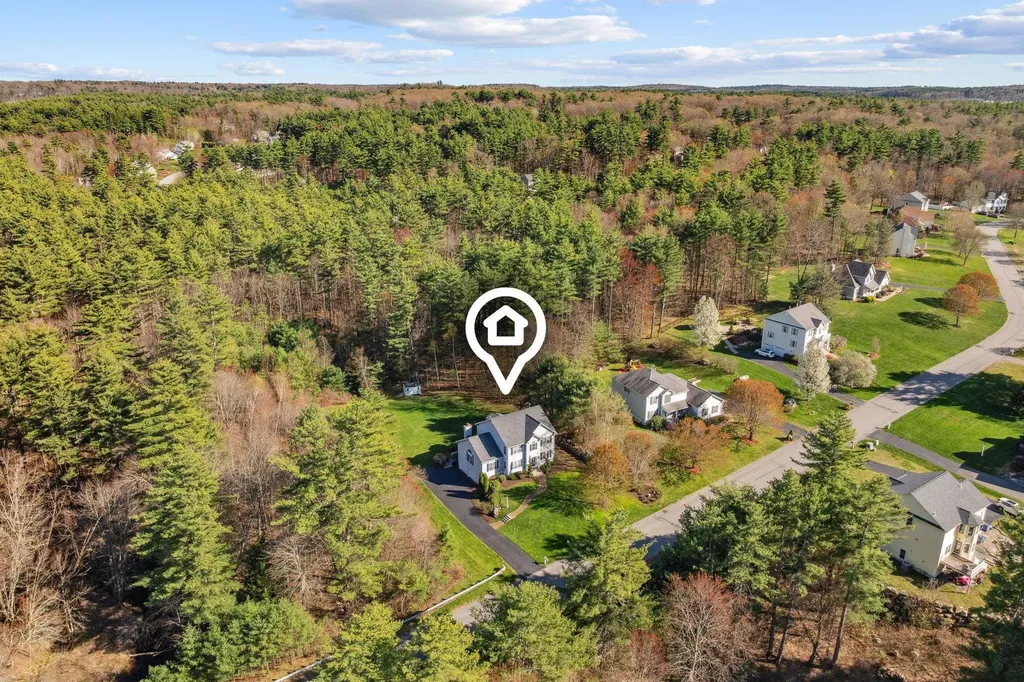 16 Hunter Mill Way Londonderry NH 03053