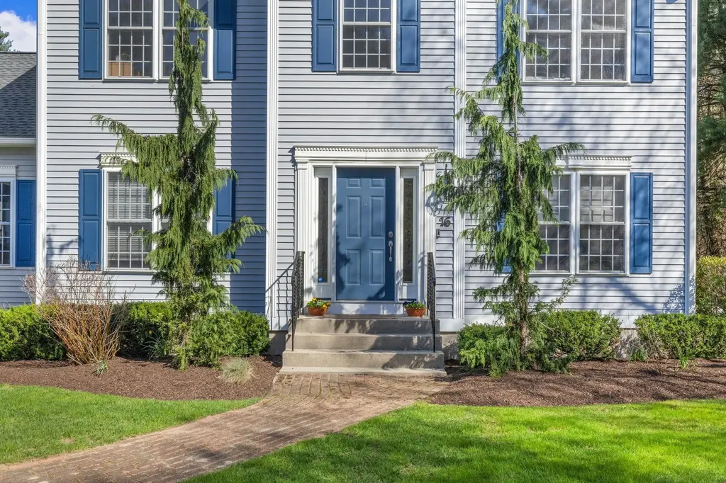 16 Hunter Mill Way Londonderry NH 03053