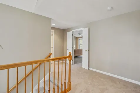 16 Hunter Mill Way Londonderry NH 03053