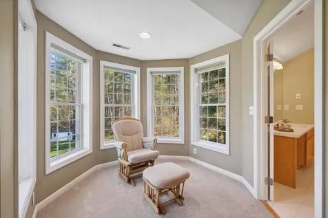 16 Hunter Mill Way Londonderry NH 03053