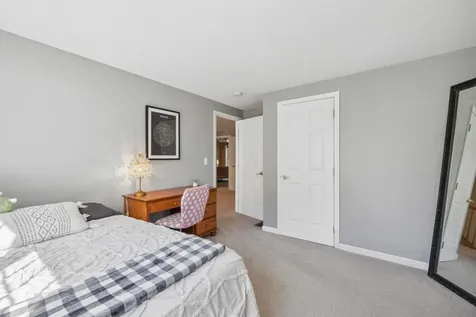 16 Hunter Mill Way Londonderry NH 03053