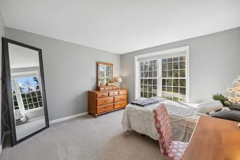 16 Hunter Mill Way Londonderry NH 03053