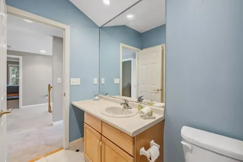 16 Hunter Mill Way Londonderry NH 03053