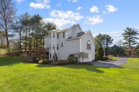 16 Hunter Mill Way Londonderry NH 03053