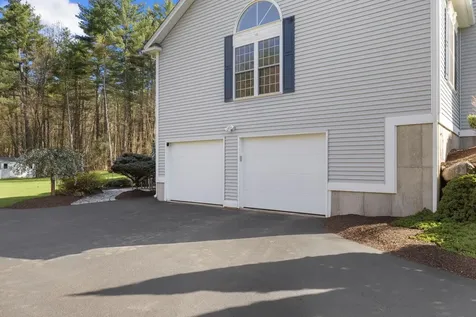 16 Hunter Mill Way Londonderry NH 03053