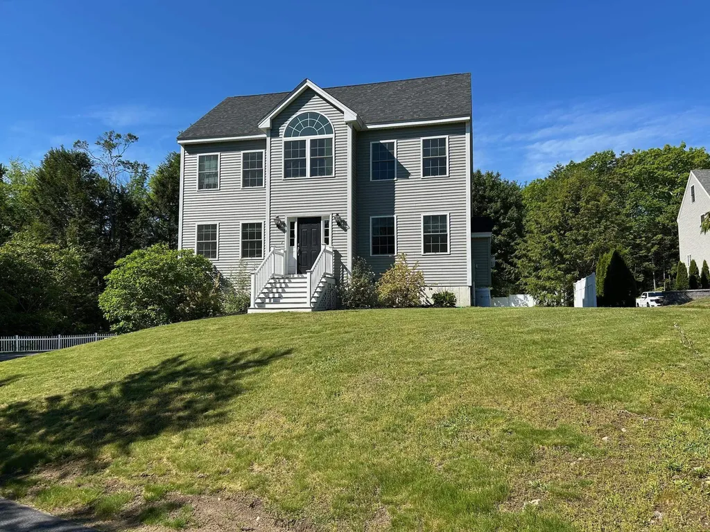 48 Waterford Drive Sandown NH 03873
