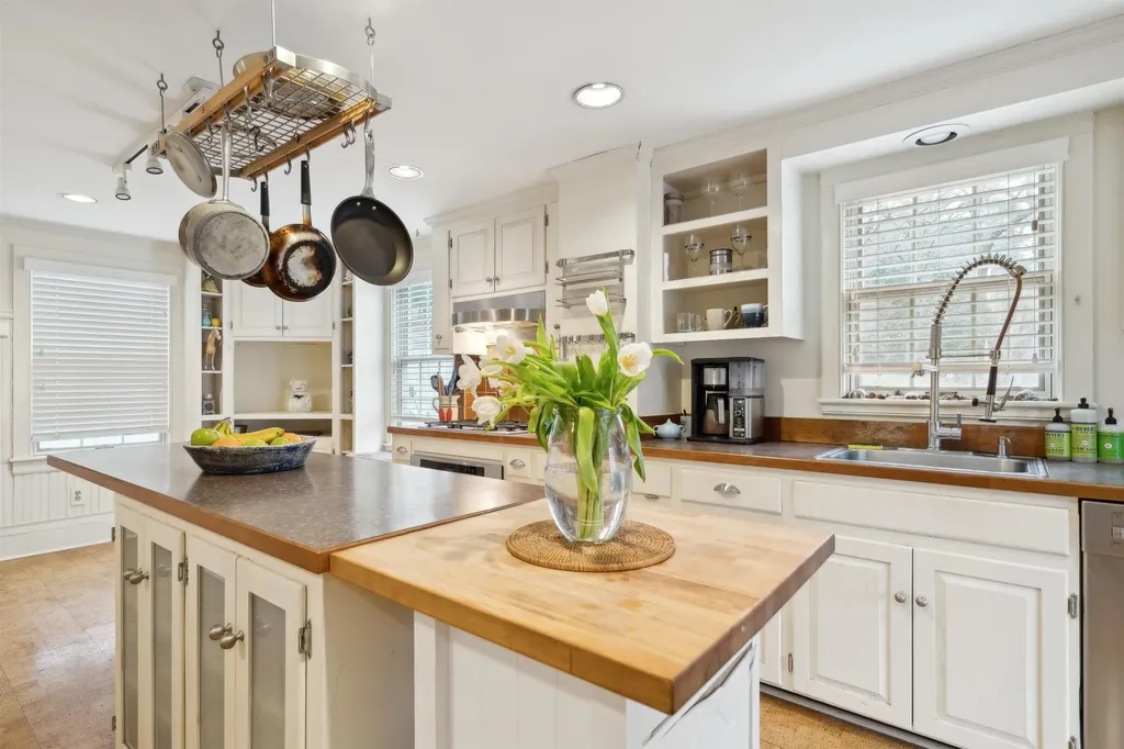 11 College Hill Road Woodstock VT 05091