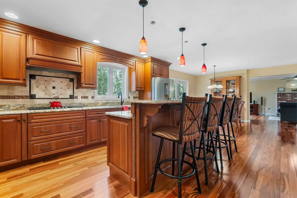 17 Mosher Drive Brookline NH 03033