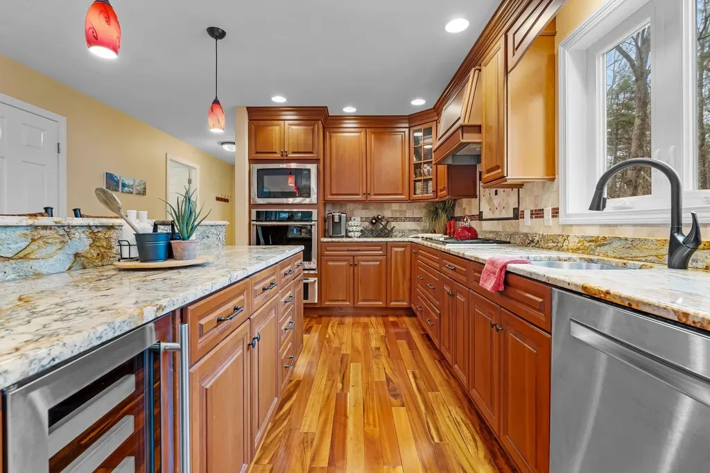 17 Mosher Drive Brookline NH 03033