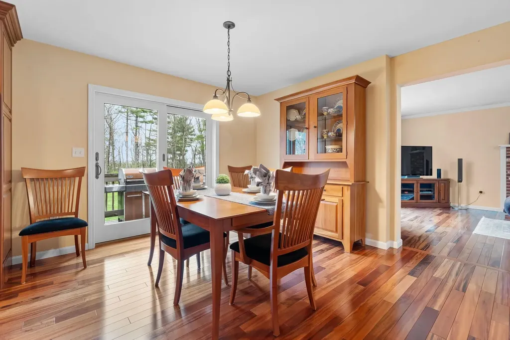 17 Mosher Drive Brookline NH 03033