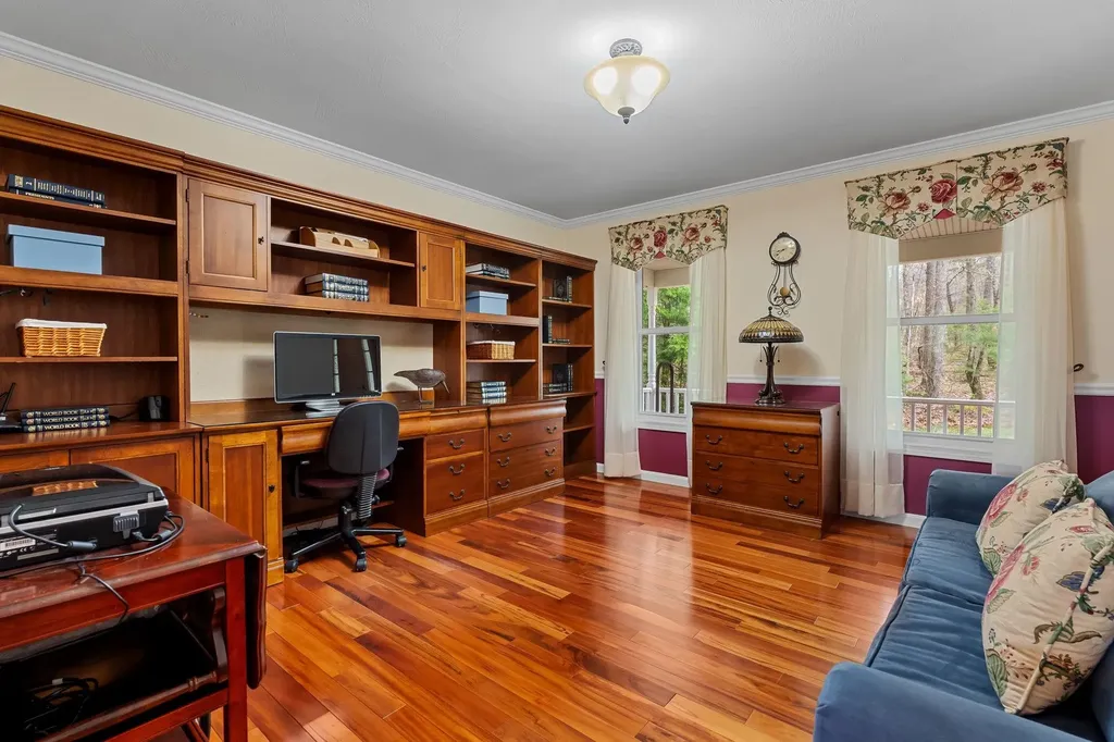 17 Mosher Drive Brookline NH 03033