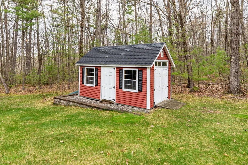 17 Mosher Drive Brookline NH 03033