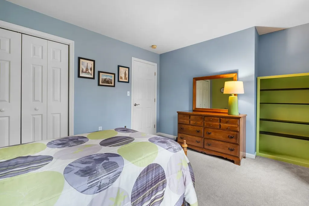 17 Mosher Drive Brookline NH 03033