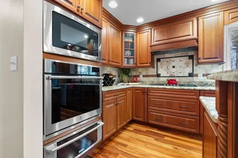 17 Mosher Drive Brookline NH 03033