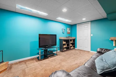 17 Mosher Drive Brookline NH 03033