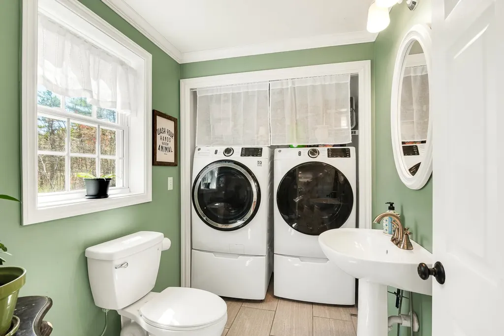 42 Taylor Road Dover NH 03820