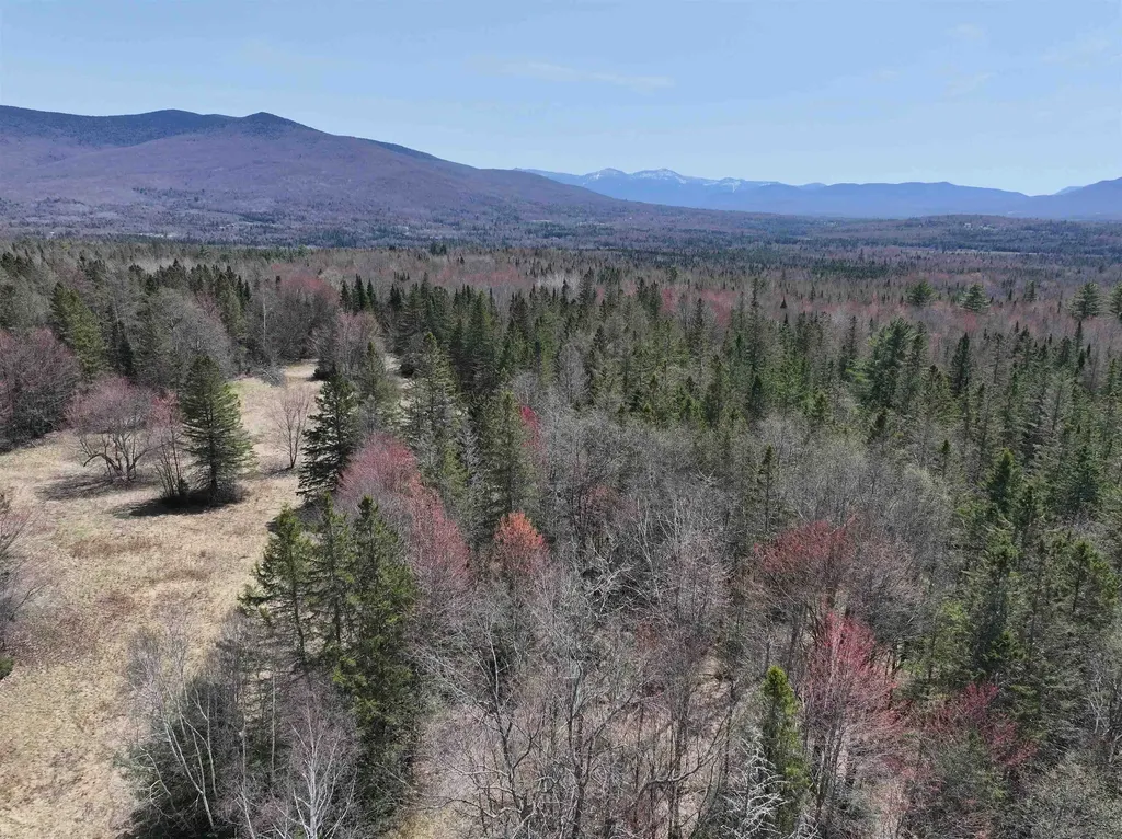 435 North Road Lancaster NH 03584