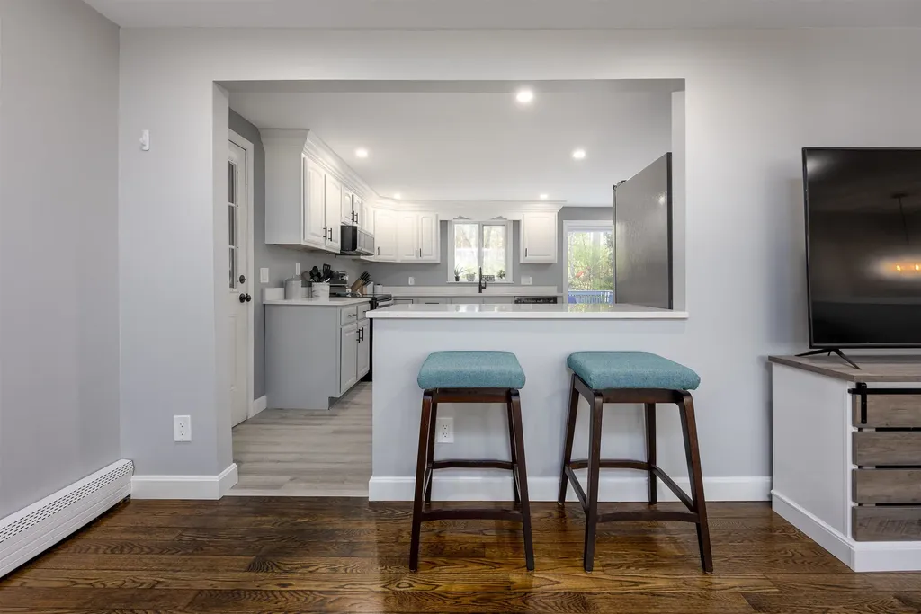 32 Valleyview Drive Merrimack NH 03054