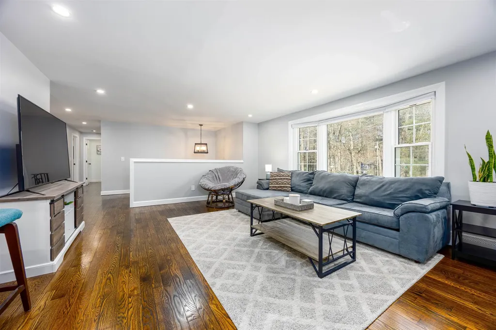 32 Valleyview Drive Merrimack NH 03054