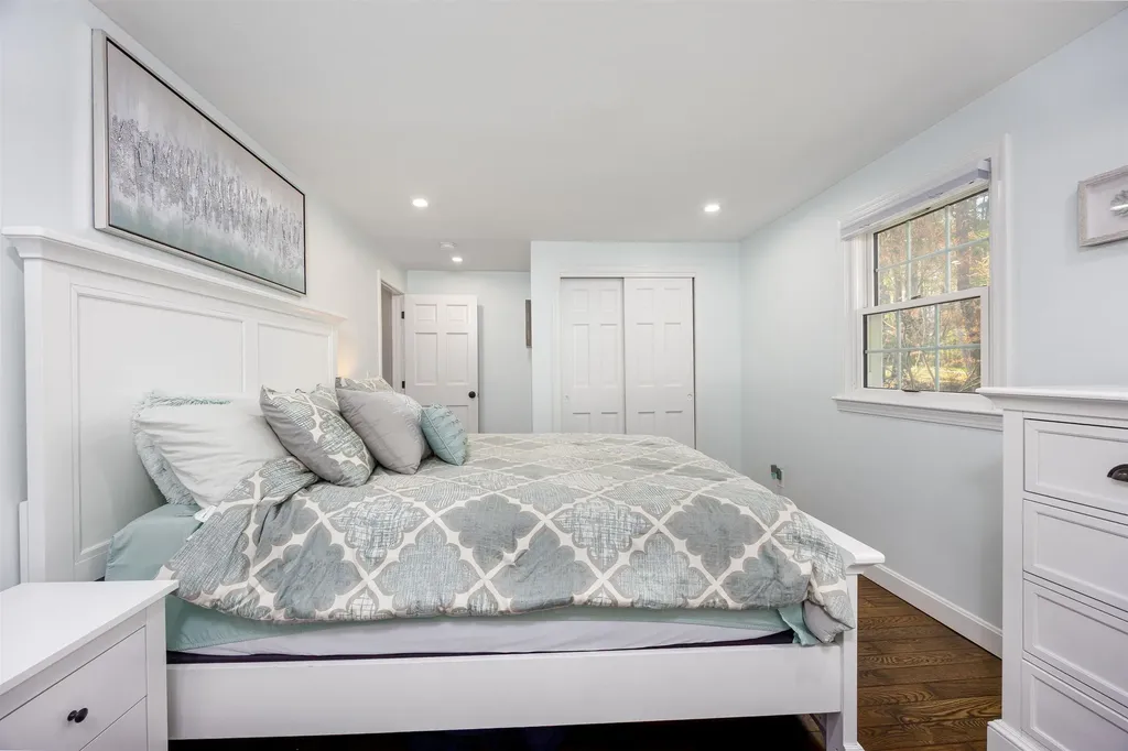 32 Valleyview Drive Merrimack NH 03054