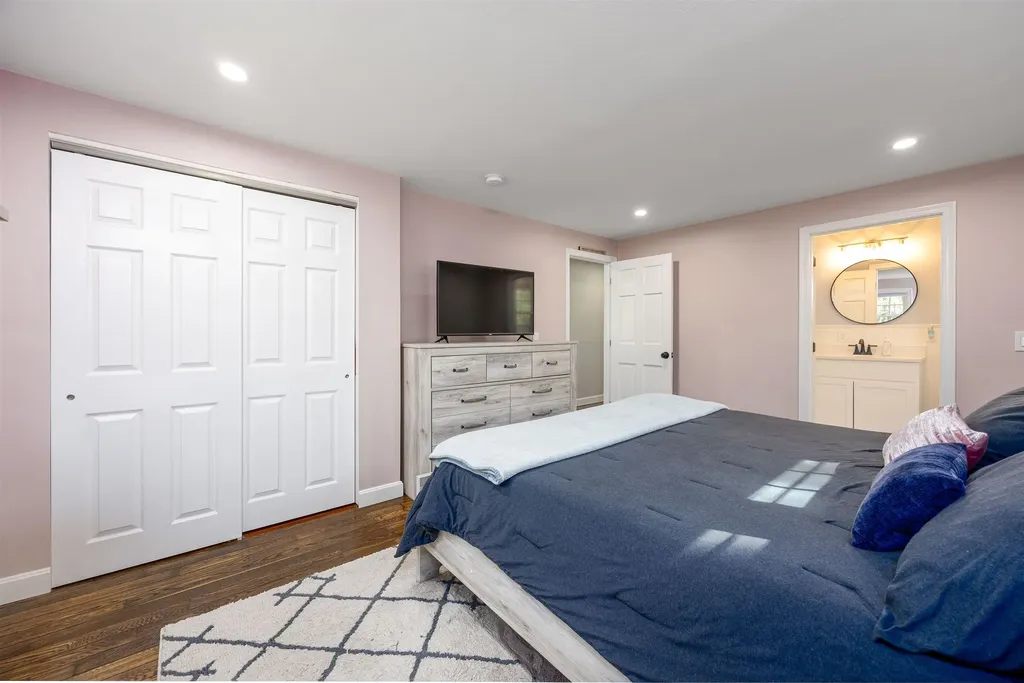 32 Valleyview Drive Merrimack NH 03054