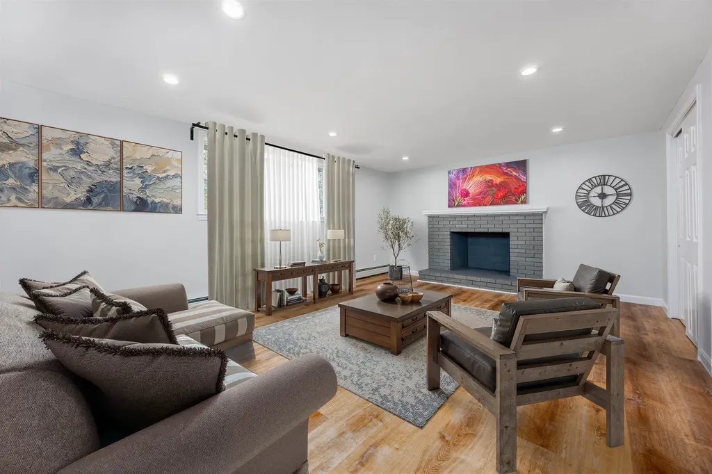 32 Valleyview Drive Merrimack NH 03054