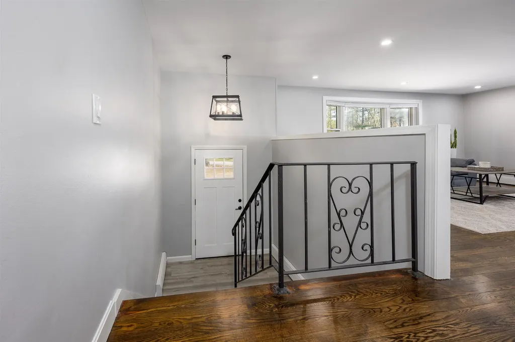 32 Valleyview Drive Merrimack NH 03054