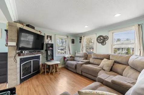 5 Bulova Drive Nashua NH 03060